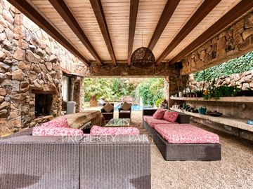 Preciosa casa en excelente terreno