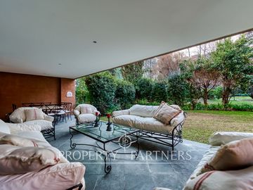 Fantástico duplex con jardín, a pasos de San Benito