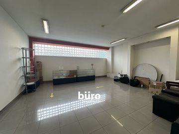 ESPECTACULAR LOCAL EN VENTA MUY BIEN UBICADO EN MIRAFLORES