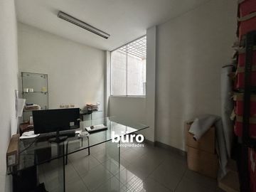 ESPECTACULAR LOCAL EN VENTA MUY BIEN UBICADO EN MIRAFLORES
