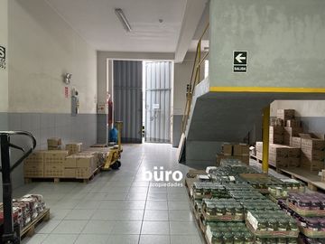 ESPECTACULAR LOCAL EN VENTA MUY BIEN UBICADO EN MIRAFLORES