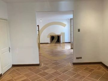 Casa providencia 5D/5B excelente ubicación