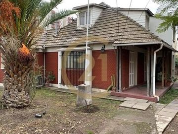 SE VENDE CASA EN BARRIO RESIDENCIAL LA CISTERNA
