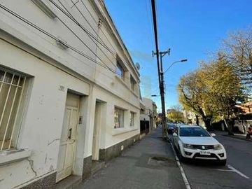 Casa dos pisos ubicada en Centro de Concepción