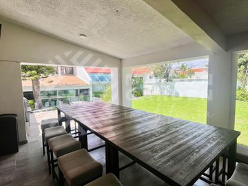 Casa en Venta en Lomas de Valle Escondido, con amplios espacios