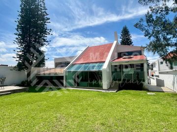 Casa en Venta en Lomas de Valle Escondido, con amplios espacios