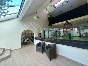 Casa en Venta en Lomas de Valle Escondido, con amplios espacios