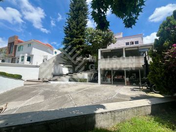 Casa en Venta en Lomas de Valle Escondido, con amplios espacios