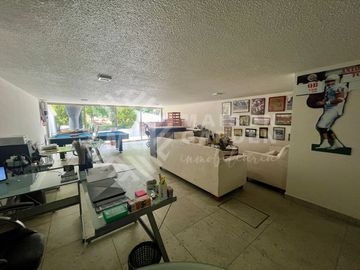 Casa en Venta en Lomas de Valle Escondido, con amplios espacios