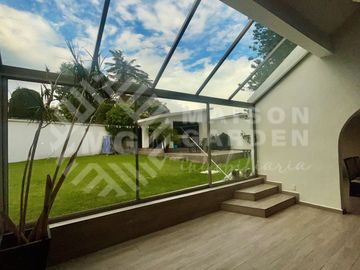 Casa en Venta en Lomas de Valle Escondido, con amplios espacios