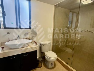 Casa en Venta en Lomas de Valle Escondido, con amplios espacios