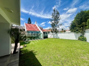 Casa en Venta en Lomas de Valle Escondido, con amplios espacios