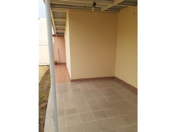 ARRAIJAN / PARQUES DEL OESTE / 240 M2 / 3 HABITACIONES / CERCADA