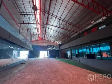 For rent Showroom 1600 sqm in Bang Mueang, Mueang Samut Prakan, Samut Prakan