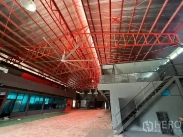 For rent Showroom 1600 sqm in Bang Mueang, Mueang Samut Prakan, Samut Prakan