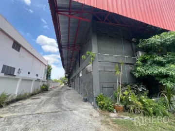 For rent Showroom 1600 sqm in Bang Mueang, Mueang Samut Prakan, Samut Prakan