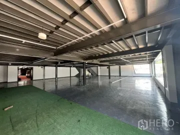 For rent Showroom 1600 sqm in Bang Mueang, Mueang Samut Prakan, Samut Prakan
