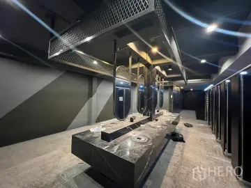 For rent Showroom 1600 sqm in Bang Mueang, Mueang Samut Prakan, Samut Prakan