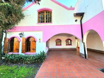 Chalet en venta en Castelar Norte