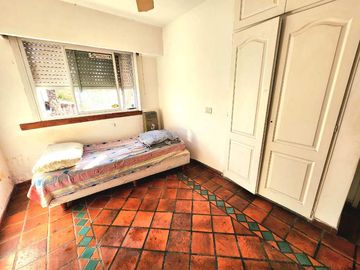 Chalet en venta en Castelar Norte