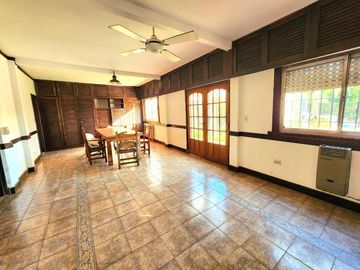 Chalet en venta en Castelar Norte