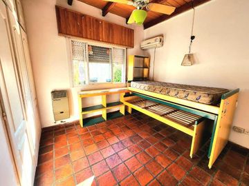 Chalet en venta en Castelar Norte