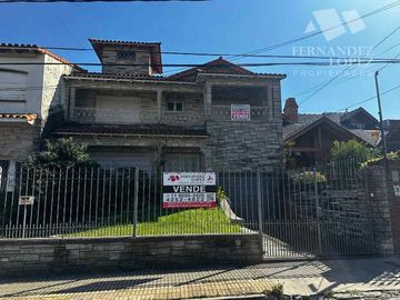 Chalet en venta en Bernal Centro