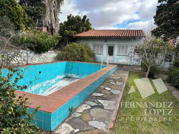 Chalet en venta en Bernal Centro