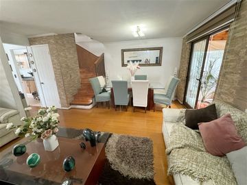Casa en Venta en En condominio ! Excelente conectividad !!
