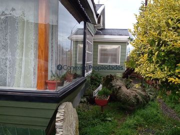 Casa en Venta en CASA EN VENTA RECIEN REMODELADA / FRUTILLAR ALT