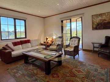 Venta Espectacular casa en Buin 8 dorm.