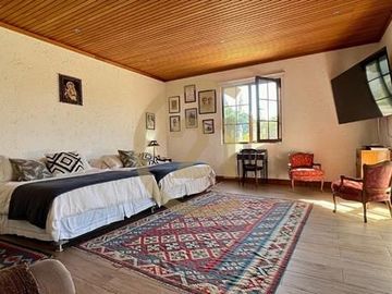 Venta Espectacular casa en Buin 8 dorm.
