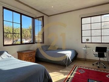 Venta Espectacular casa en Buin 8 dorm.