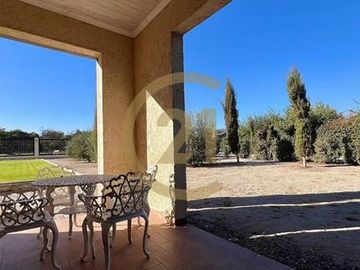 Venta Espectacular casa en Buin 8 dorm.