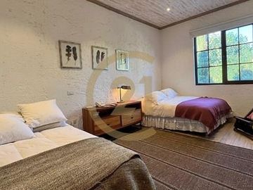 Venta Espectacular casa en Buin 8 dorm.