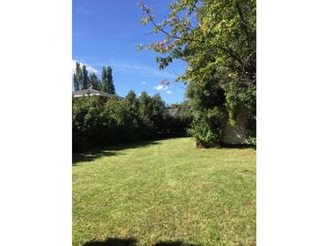 VENTA CASA Y CABAÑA – FRENTE  PLAYA GRANDE LICAN RAY