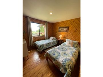 VENTA CASA VISTA  AL LAGO PUCÓN - CANDELARIA