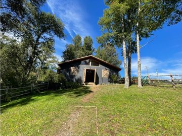 VENTA CASA VISTA  AL LAGO PUCÓN - CANDELARIA