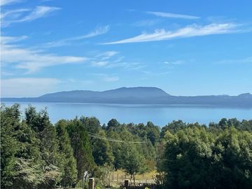 VENTA CASA VISTA  AL LAGO PUCÓN - CANDELARIA