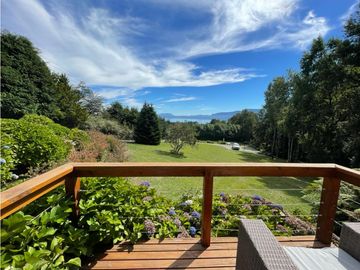 VENTA CASA VISTA  AL LAGO PUCÓN - CANDELARIA