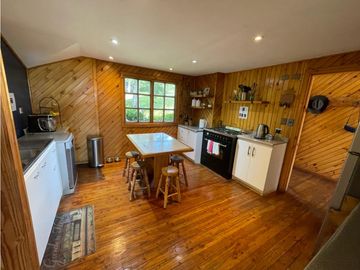 VENTA CASA VISTA  AL LAGO PUCÓN - CANDELARIA