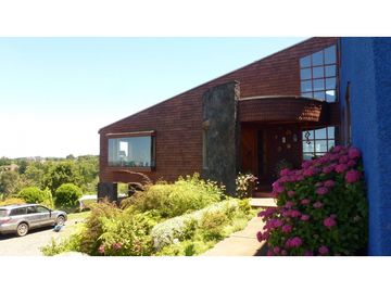 VENTA CASA MODERNA TEMUCO / LOMAS DEL CARMEN