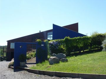 VENTA CASA MODERNA TEMUCO / LOMAS DEL CARMEN