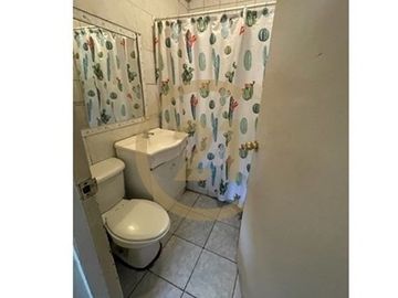 Se vende amplia casa en el sector  Collao