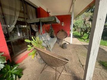Se vende amplia casa en el sector  Collao
