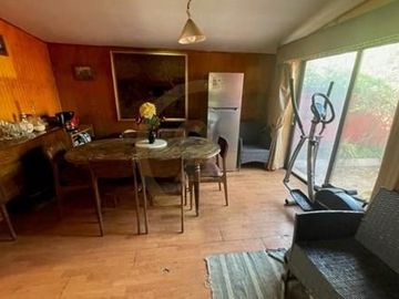 Se vende amplia casa en el sector  Collao