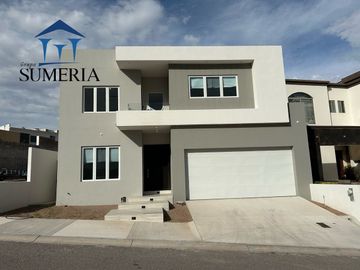 PRECIOSA CASA EN BOSQUES DEL VALLE ll