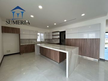 PRECIOSA CASA EN BOSQUES DEL VALLE ll