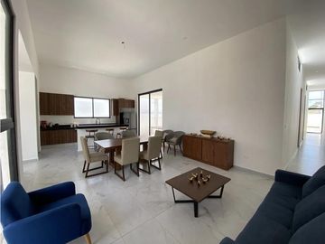 SE VENDE HERMOSA CASA DE UNA PLANTA Y TRES RECAMARAS EN DZITYA