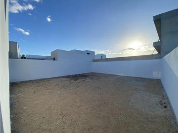 SE VENDE HERMOSA CASA DE UNA PLANTA Y TRES RECAMARAS EN DZITYA